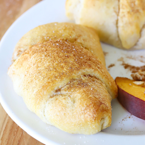photo of a peach cobbler roll